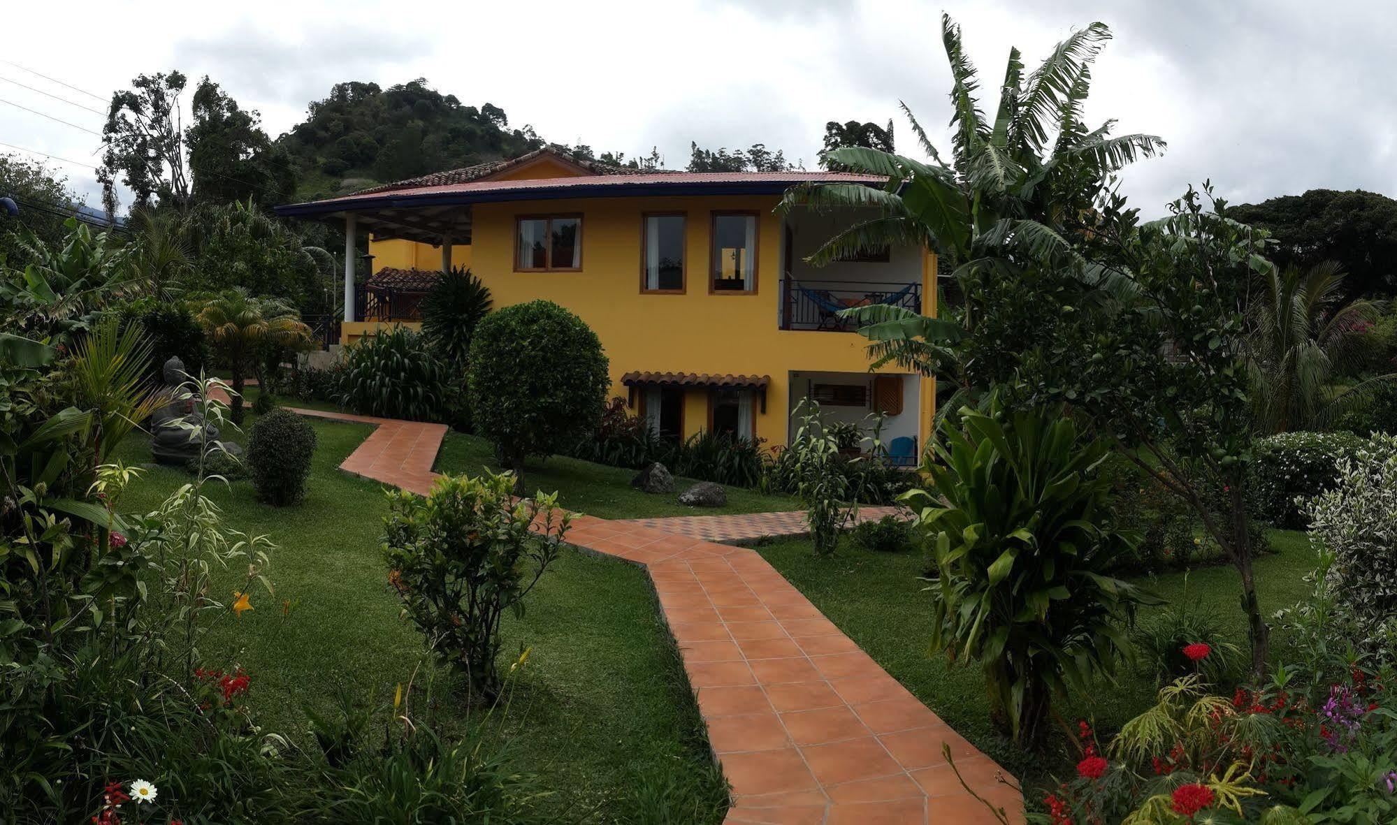 Isla 4*